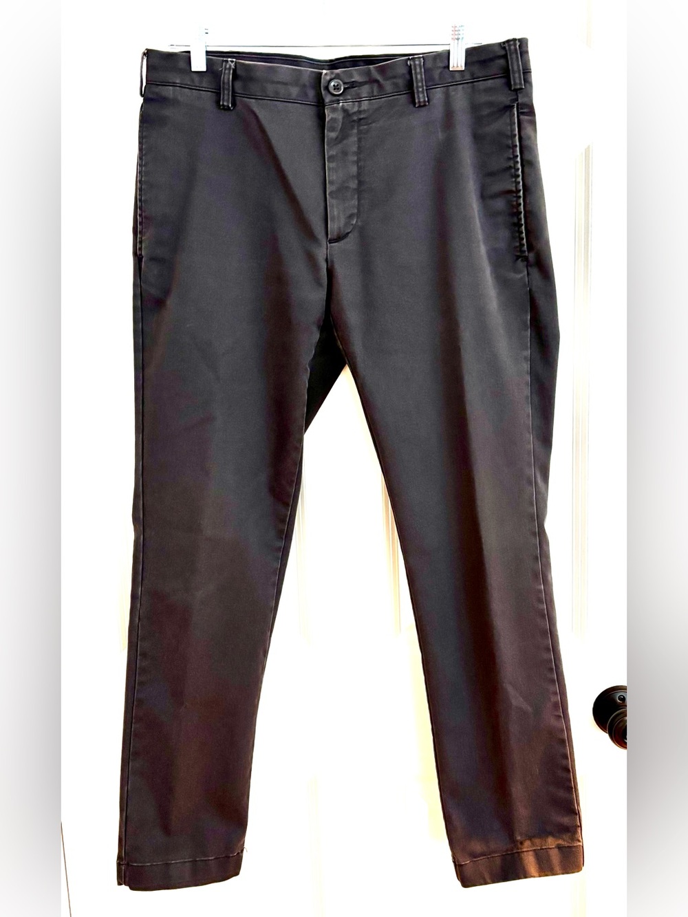 Van Heusen Men’s Slim Fit Flex chinos gray grey